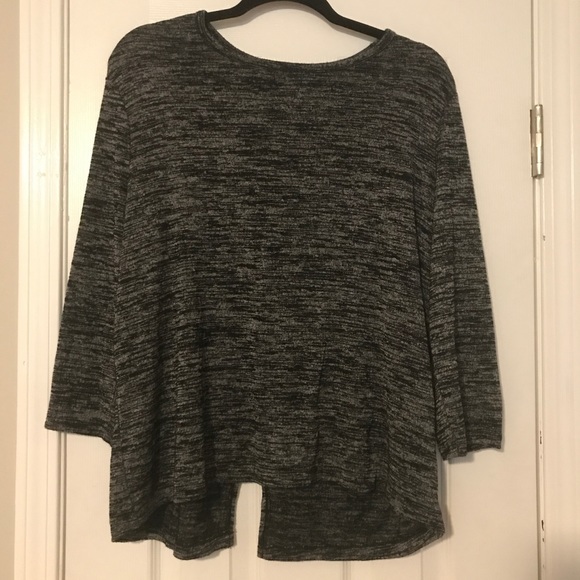 GAP Tops - Gap long sleeve with open back!